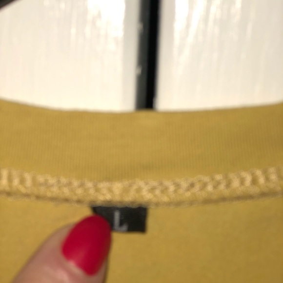 Graphic tshirts Black and Yellow Large - Picture 10 of 10